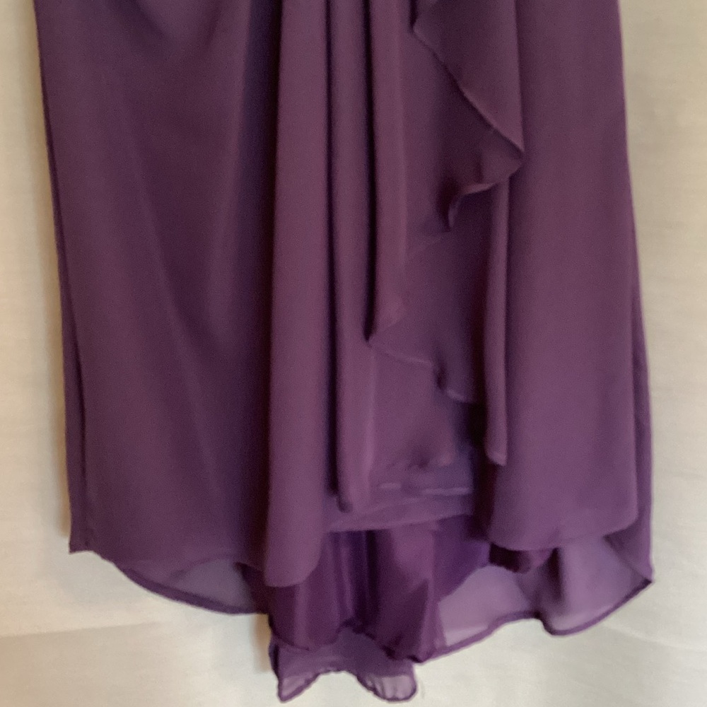 Stunning Elegant Eggplant Purple Lace-Shoulder Evening Dress - Picture 3 of 10